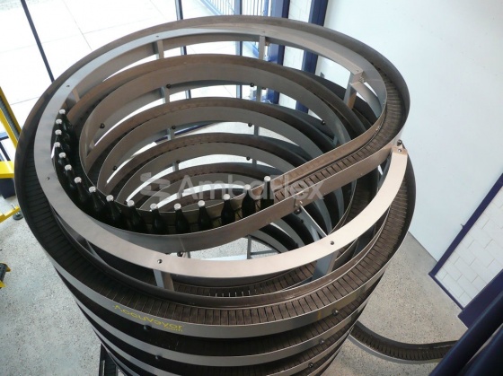 All-purpose spiral conveyor for medium to large products